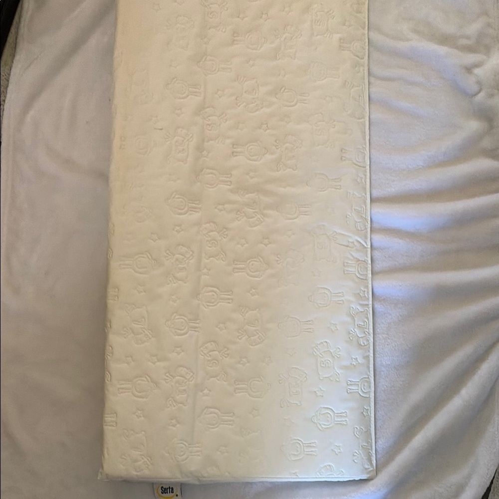 Serta baby wedge White Quilted Pillow for reflux